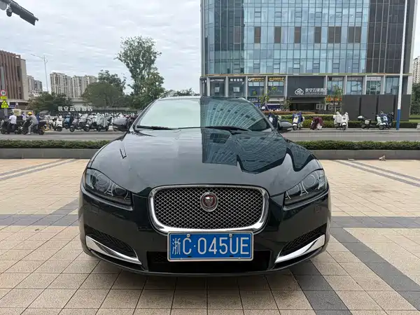 Jaguar XF 2015