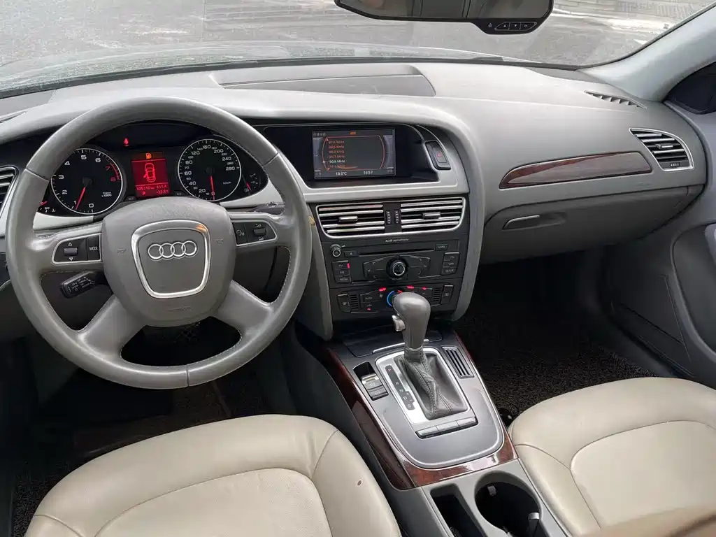 Audi A4L 2012