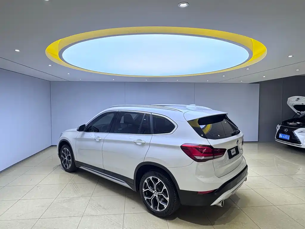 BMW X1 2022 — фото 4