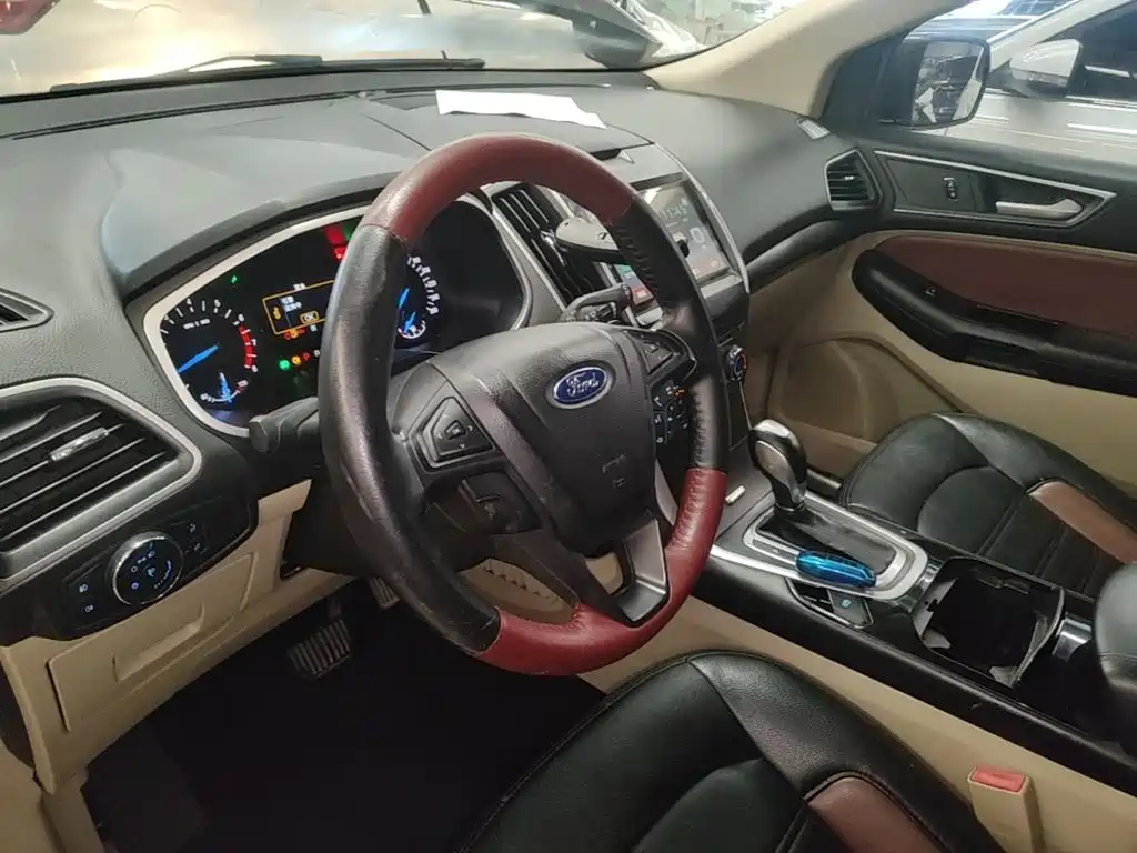 Ford Edge 2017 — фото 11