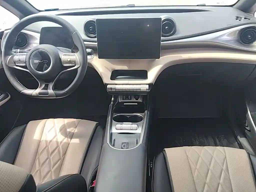 BYD Dolphin 2022 — фото 10