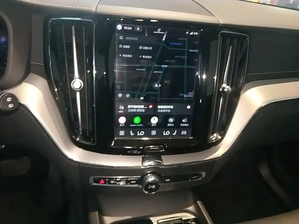 Volvo XC60 2023 — фото 13
