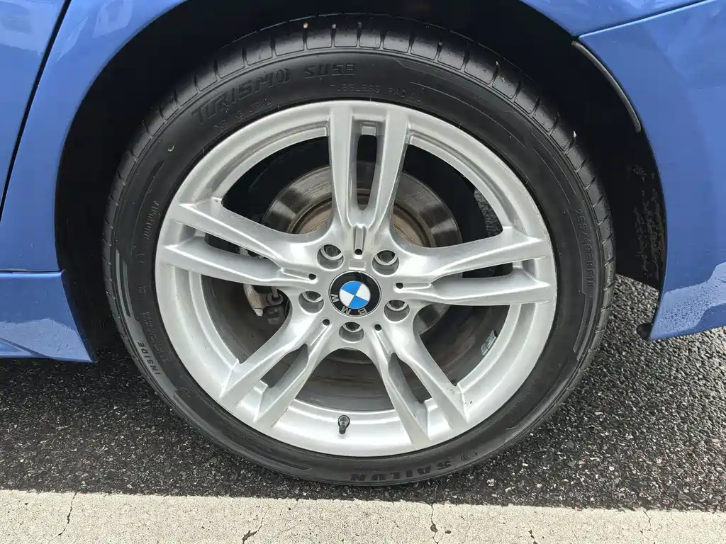 BMW 3 Series 2018 — фото 14