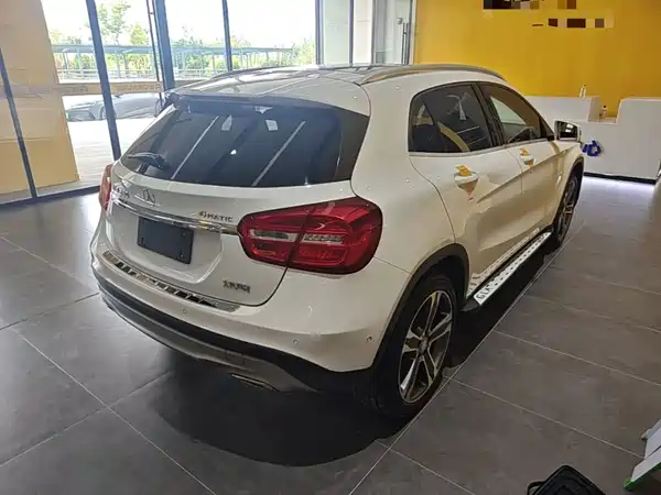 Mercedes-Benz GLA 2016