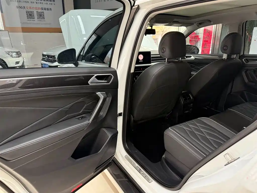 Volkswagen Tiguan L 2023 — фото 17