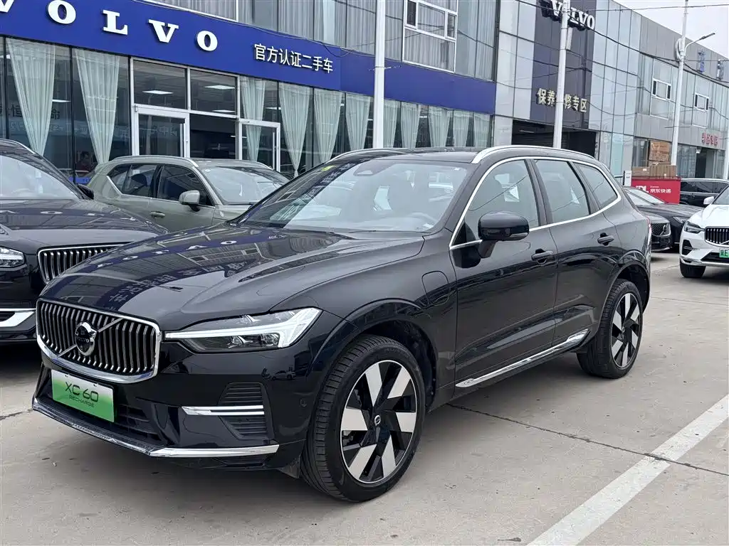 Volvo XC60 PHEV 2024 — фото 1