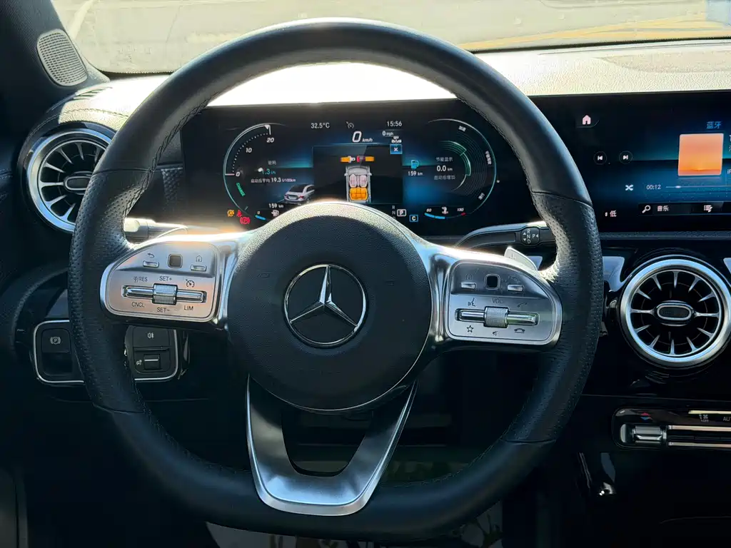 Mercedes-Benz A-Class 2023 — фото 14