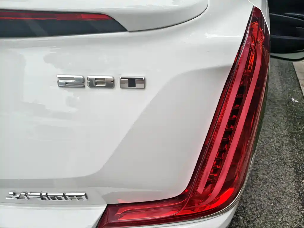 Cadillac XTS 2018 — фото 11