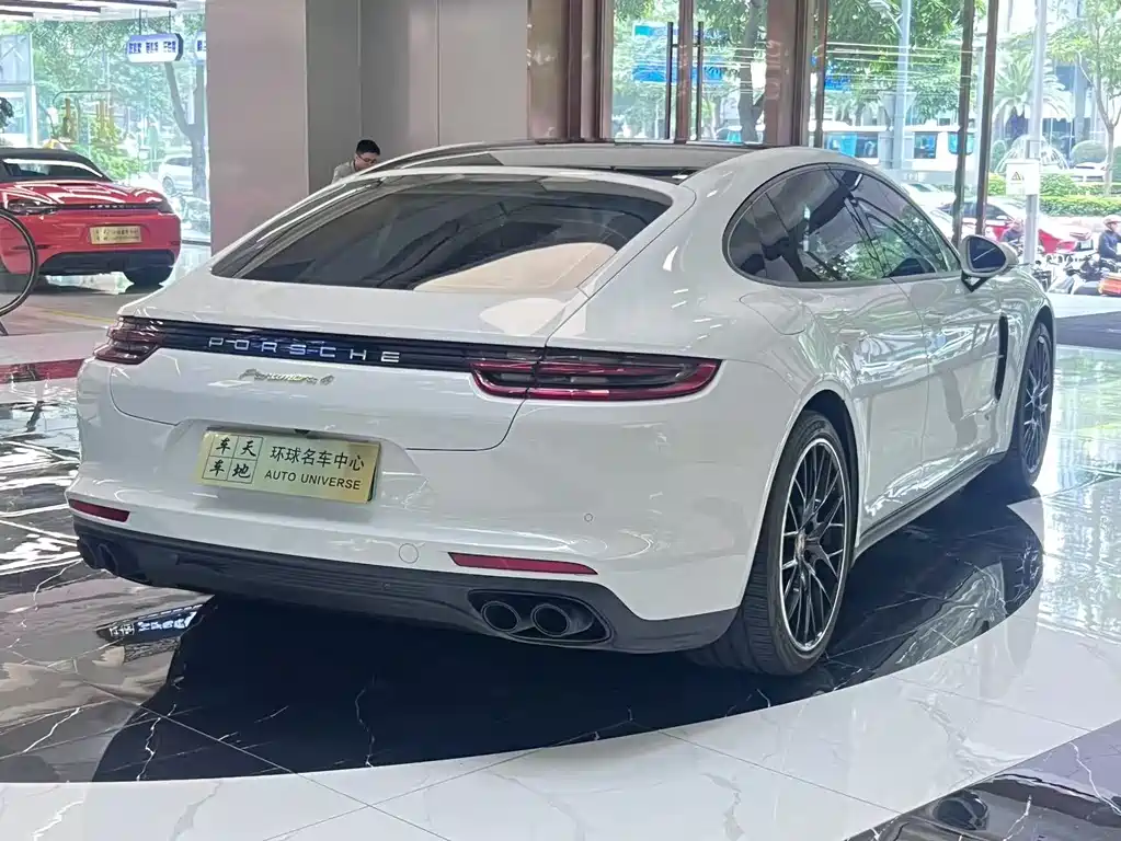 Porsche Panamera Hybrid 2021