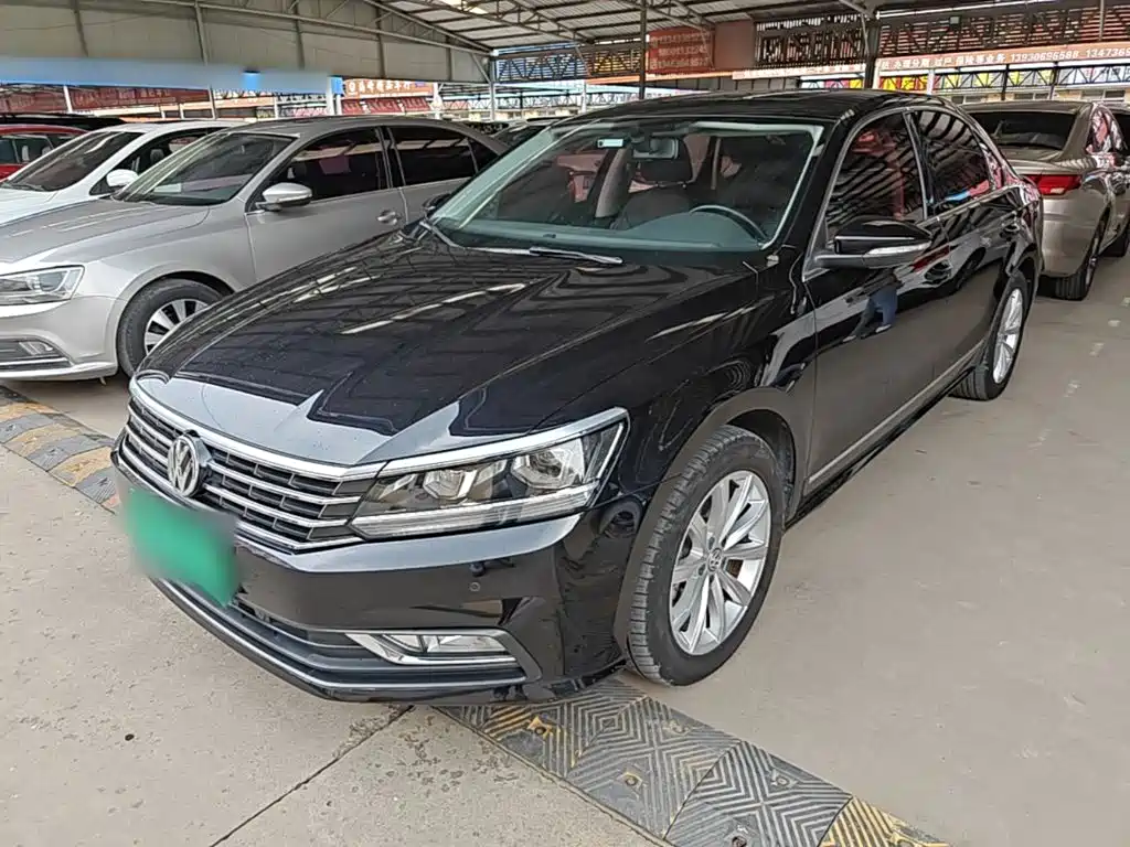 Volkswagen Passat 2018 — фото 1