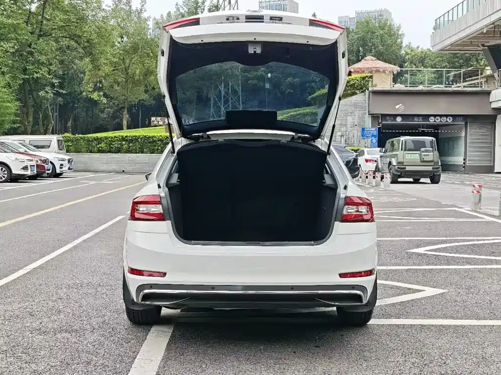 Skoda Octavia 2018 — фото 26