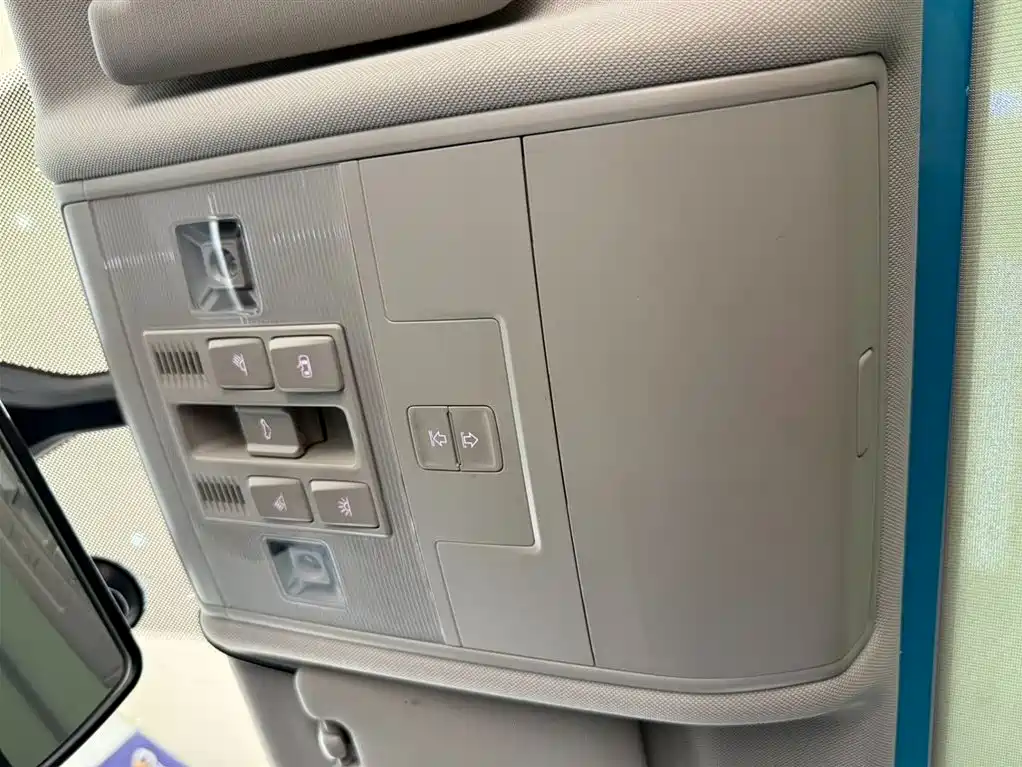 Volkswagen Tiguan L 2023 — фото 14