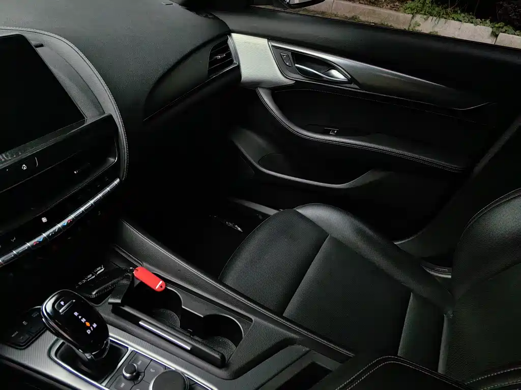 Cadillac CT5 2022 — фото 12