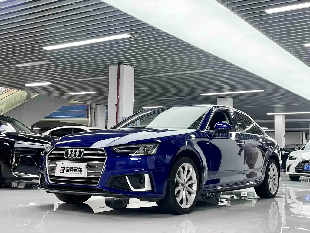Audi A4L 2019 — фото 1