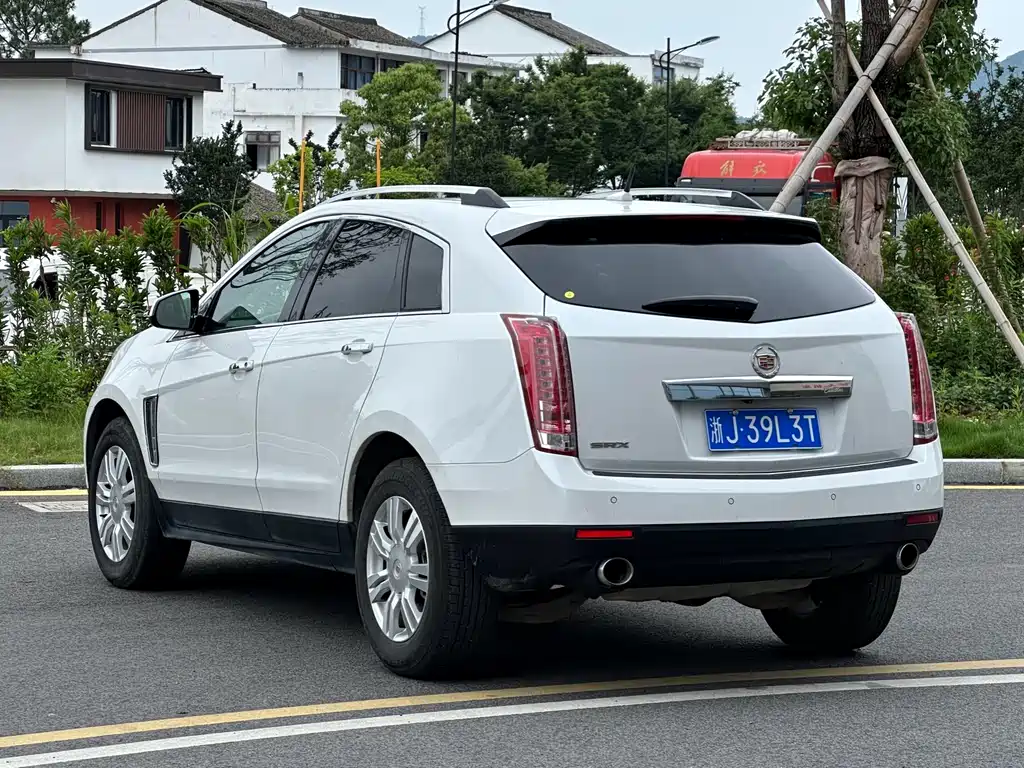 Cadillac SRX 2016 — фото 3