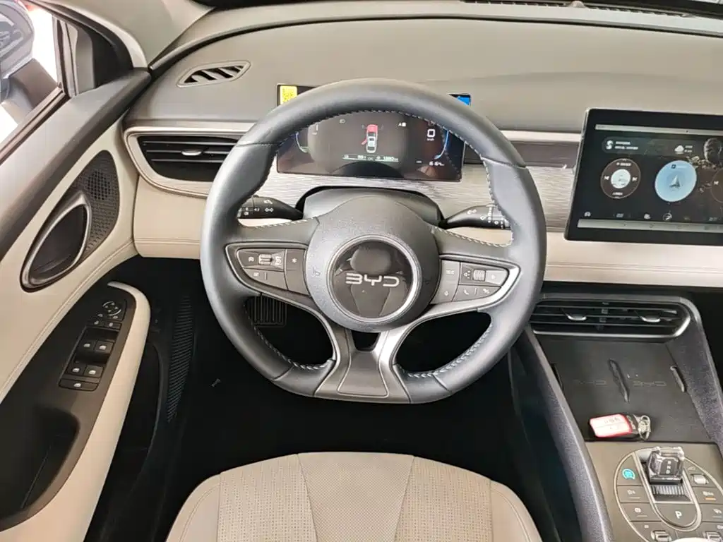 BYD Seal 05 DM-i 2025 — фото 11