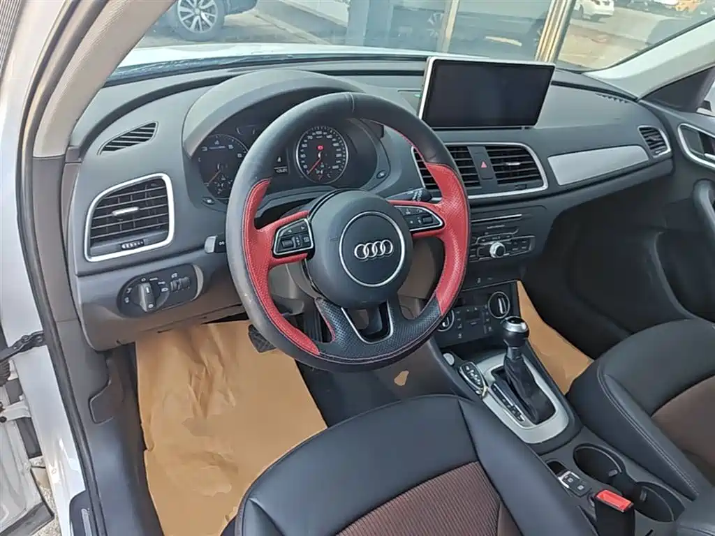Audi Q3 2017 — фото 10