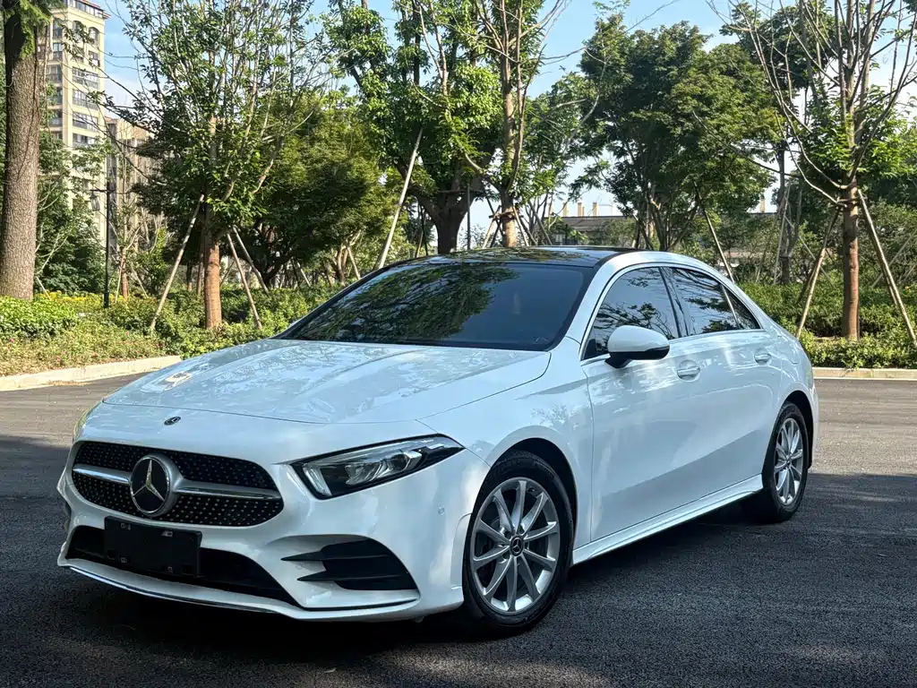 Mercedes-Benz A-Class 2019 — фото 1