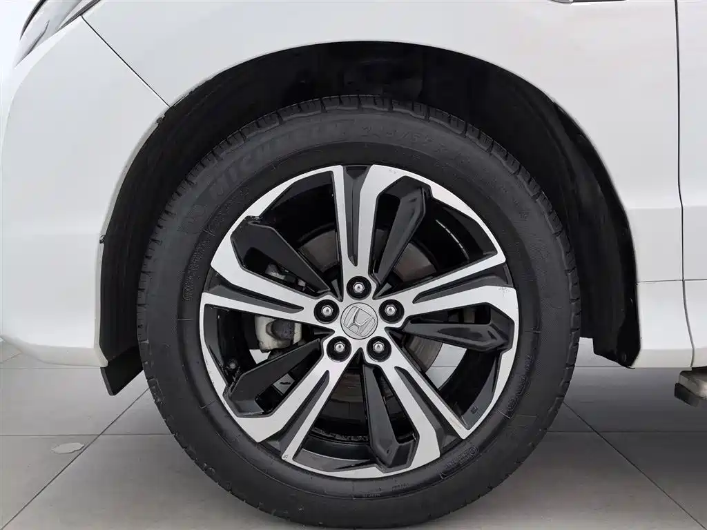 Honda UR-V 2018 — фото 17
