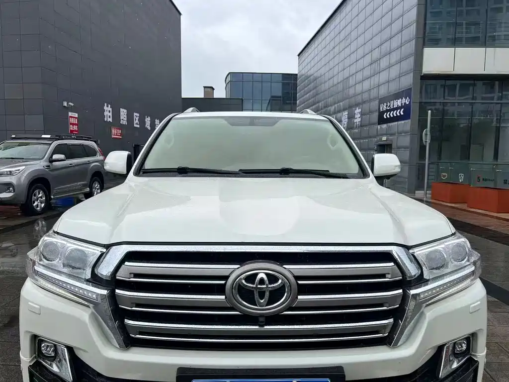Toyota Land Cruiser 2020 — фото 7