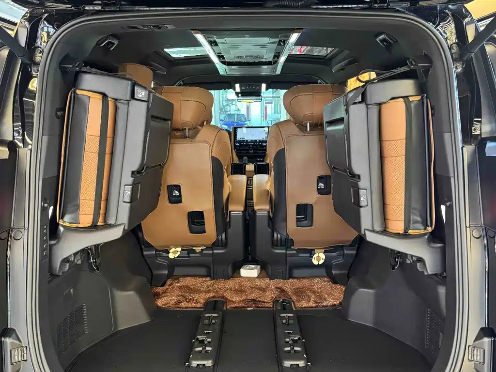 Toyota Vellfire 2024 — фото 13