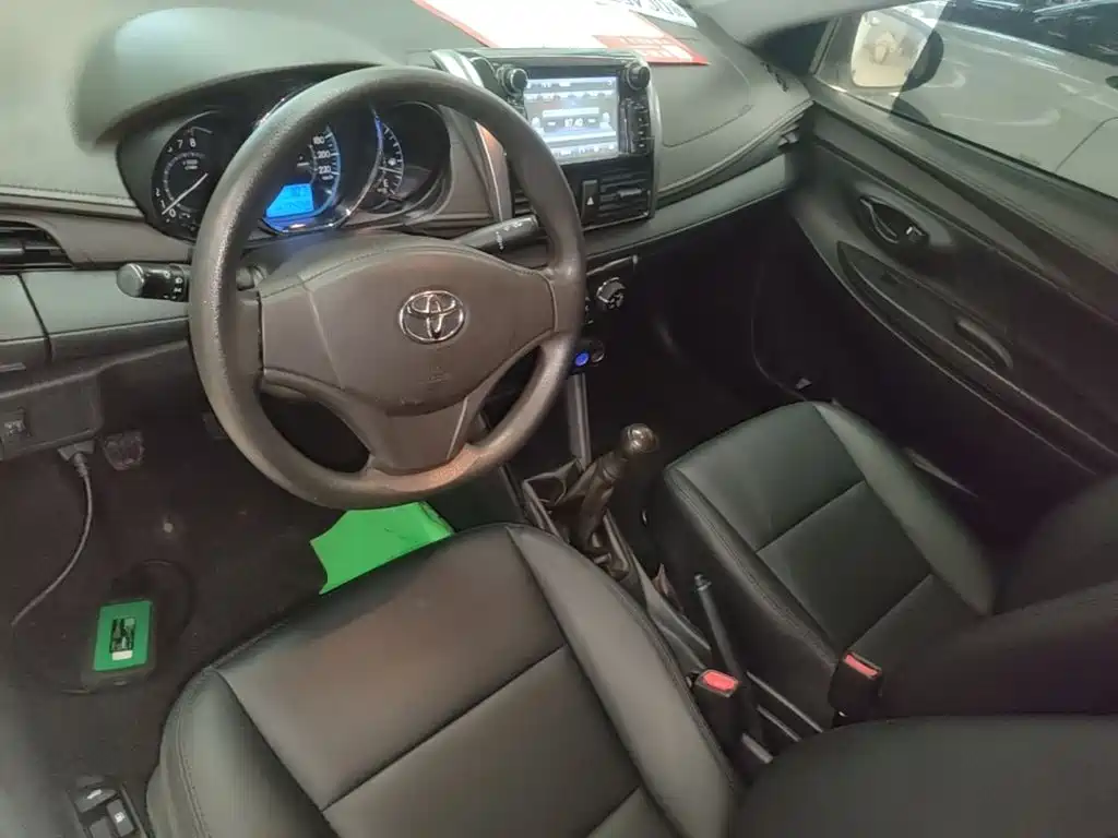 Toyota Vios 2015 — фото 10