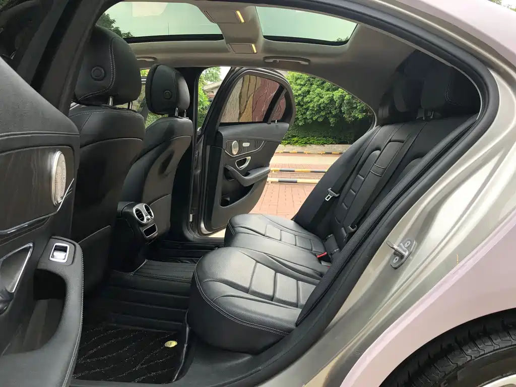Mercedes-Benz C-Class 2019 — фото 16