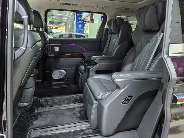 Hongqi HQ9 PHEV 2024