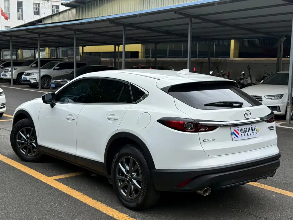 Mazda CX-4 2023