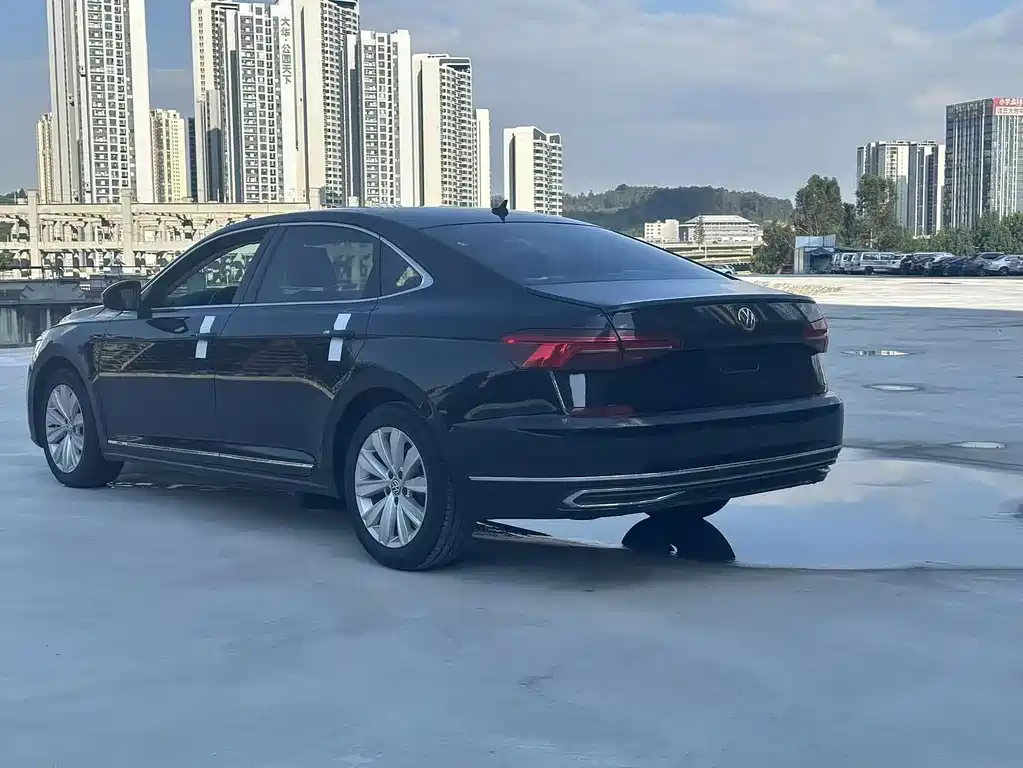 Volkswagen Passat 2020 — фото 12