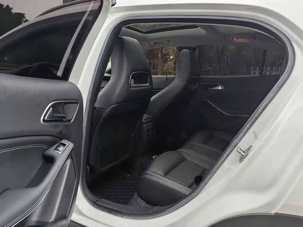Mercedes-Benz GLA 2018 — фото 13