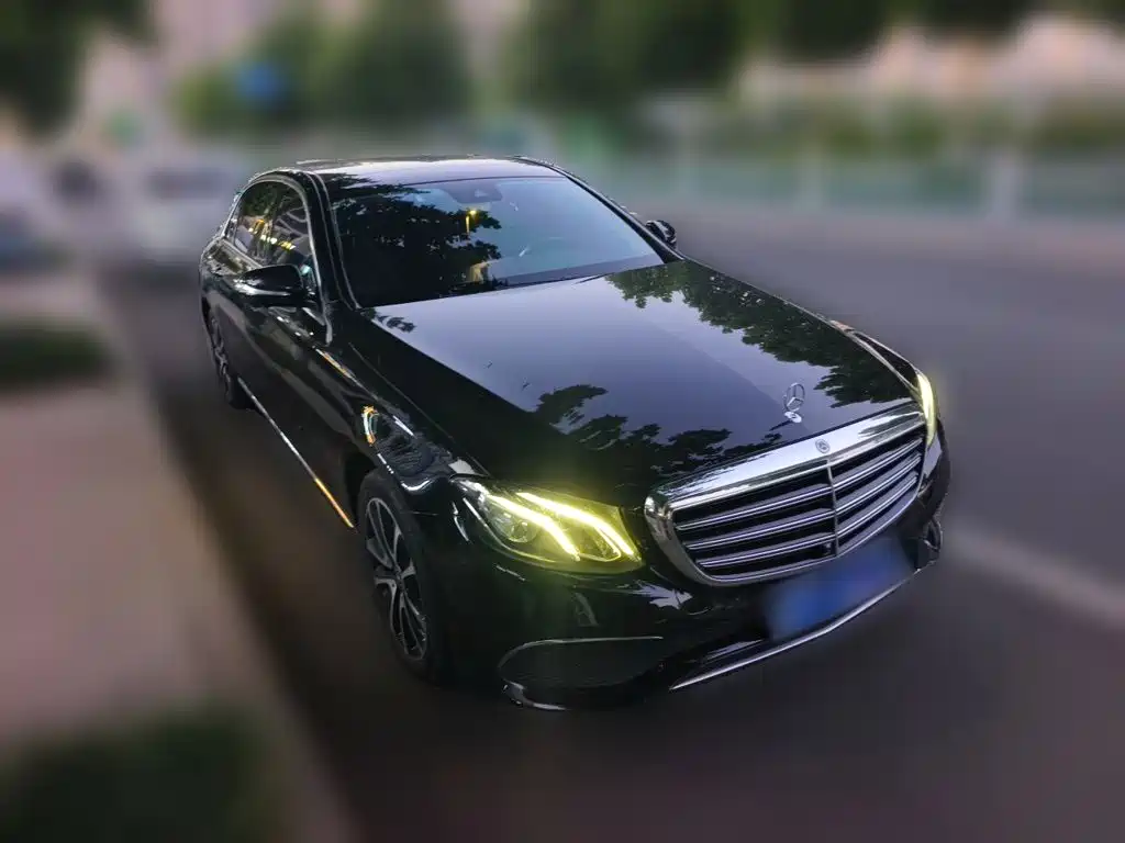 Mercedes-Benz E-Class 2017 — фото 24