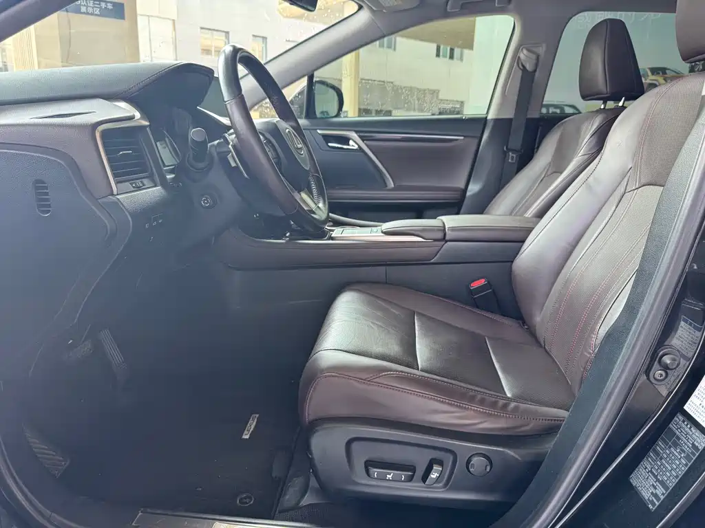 Lexus RX 2021