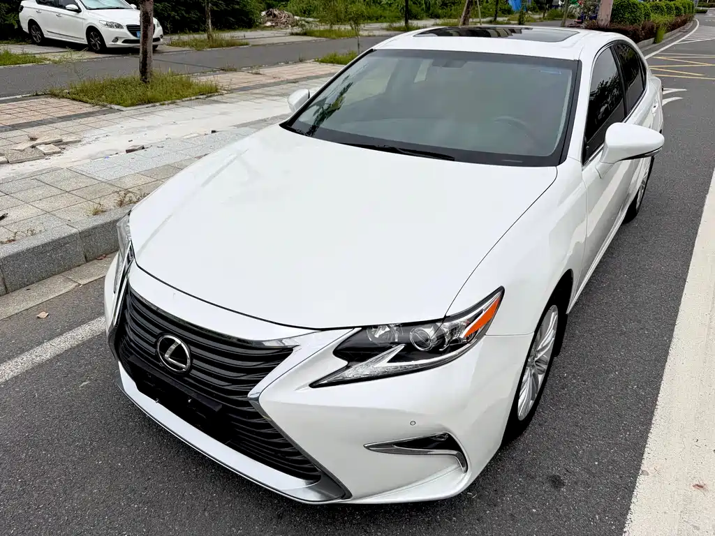 Lexus ES 2015