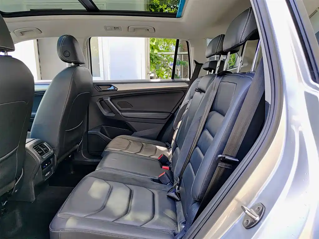 Volkswagen Tiguan L 2020 — фото 8