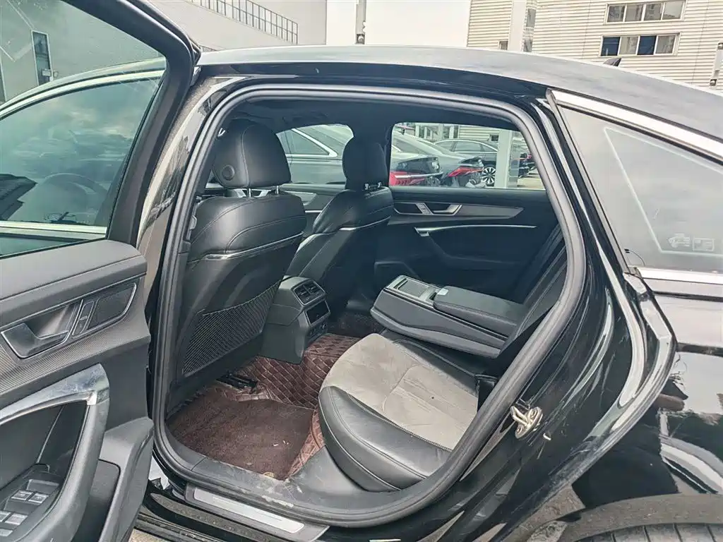 Audi A6L 2023