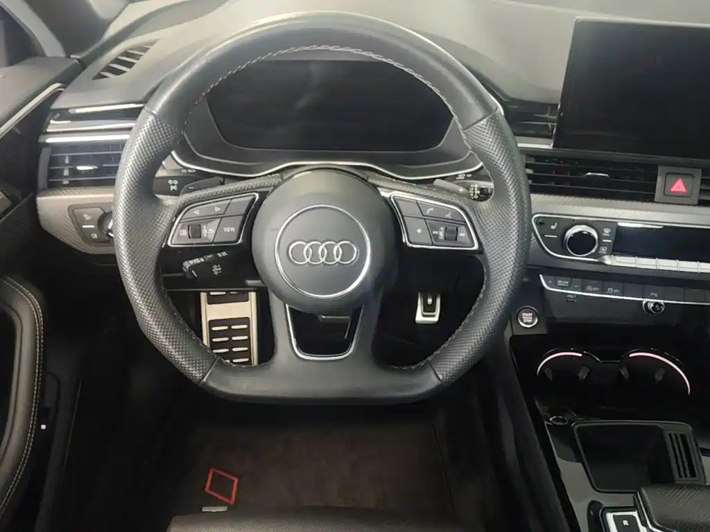 Audi A4L 2024 — фото 17