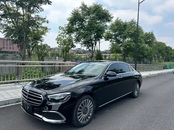 Mercedes-Benz E-Class 2023