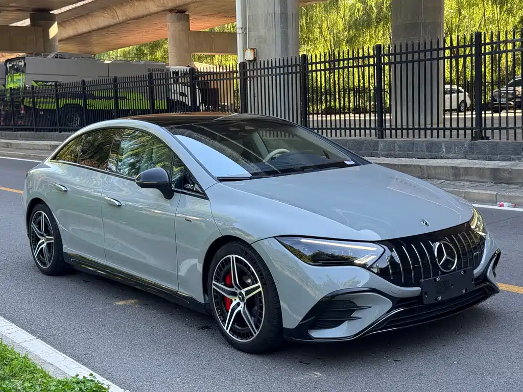 Mercedes-Benz EQE AMG 2023 — фото 3