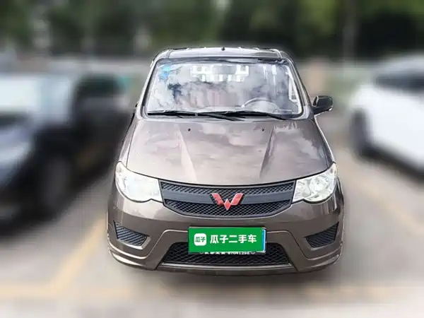 Wuling Hongguang 2015