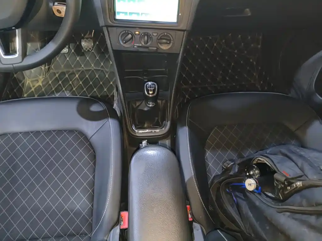 Skoda Rapid Spaceback 2018 — фото 14