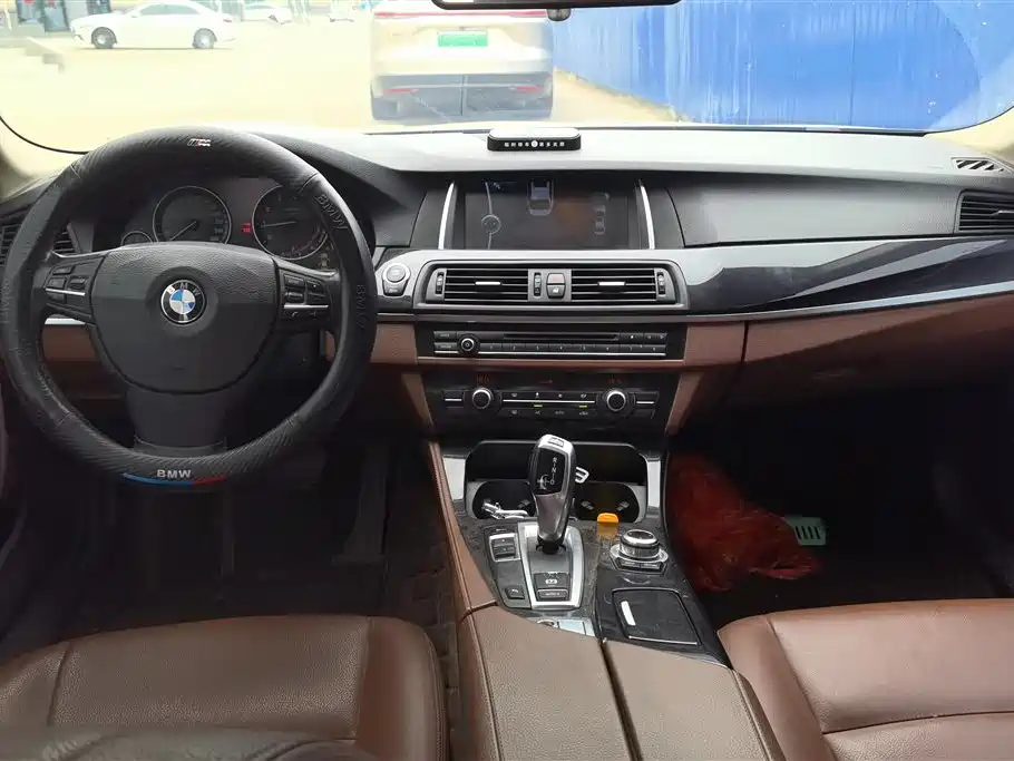 BMW 5 Series 2014 — фото 12
