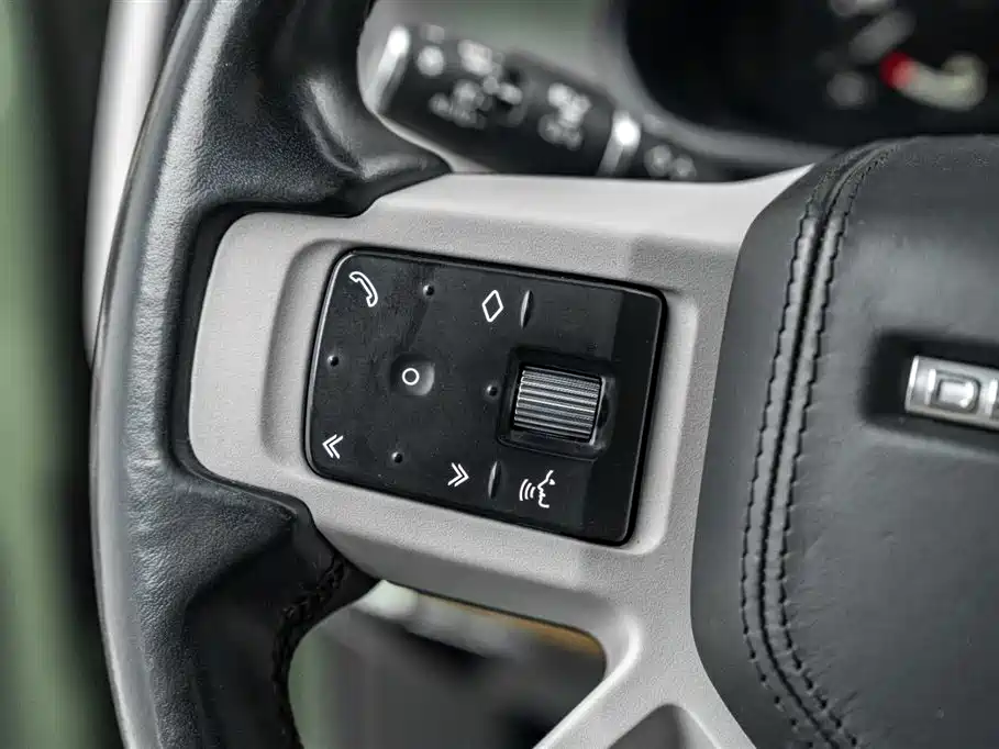 Land Rover Defender 2023 — фото 9