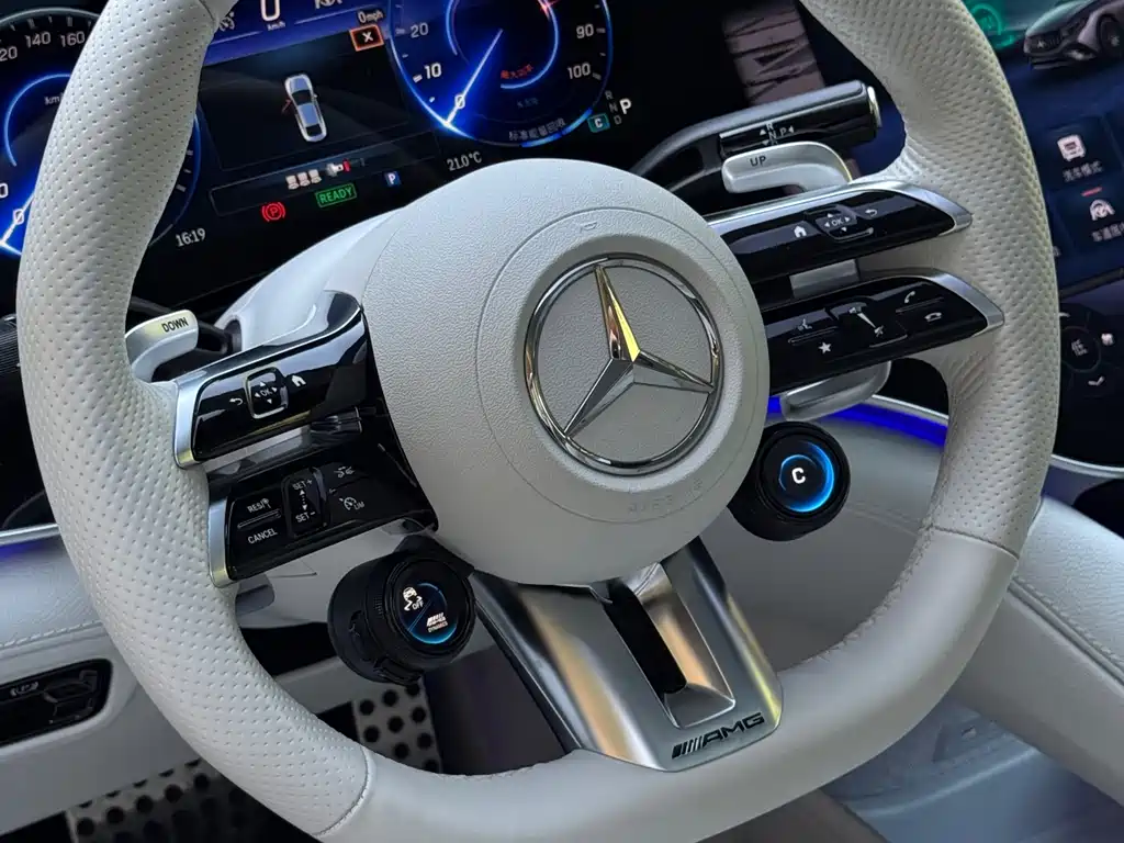 Mercedes-Benz EQE AMG 2023 — фото 18