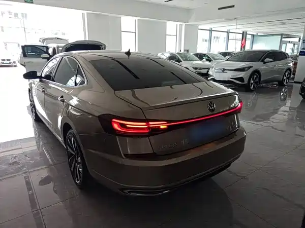 Volkswagen Passat 2022