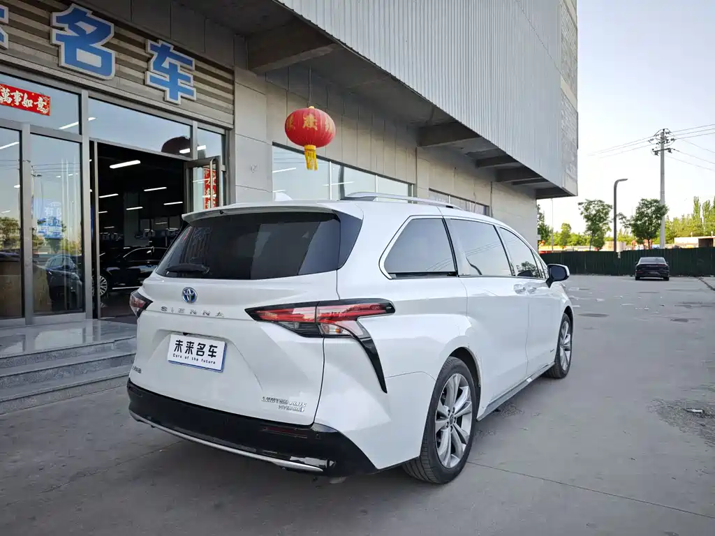 Toyota Sienna 2023 — фото 16