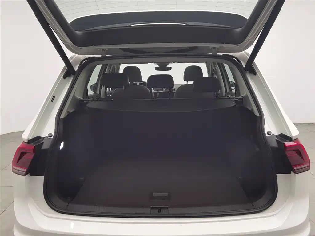 Volkswagen Tiguan L PHEV 2019 — фото 16