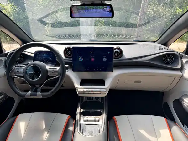 BYD Dolphin 2023