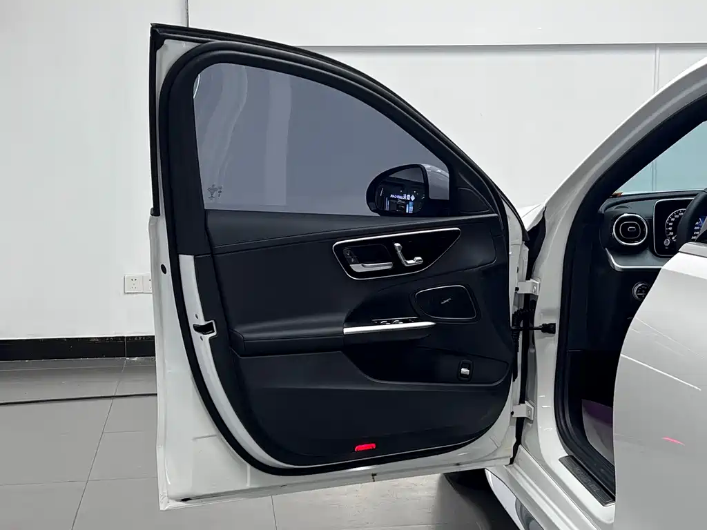 Mercedes-Benz C-Class 2022 — фото 25