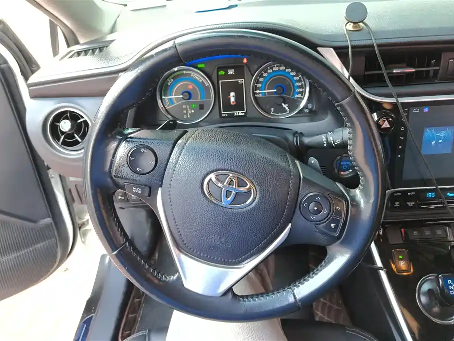 Toyota Corolla 2018 — фото 15